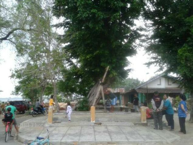 Kisah Cinta Manusia & Jin di Waduk Lalung Karanganyar