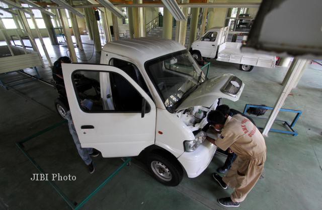 MOBIL ESEMKA : PT SMK Mulai Kirim Pesanan Mobil Esemka