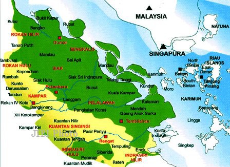 Anggap Polisi Terima Suap, Massa Kepung Mapolsek Meral Karimun