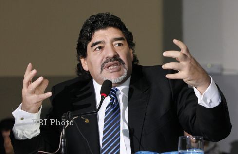 BALLON D’OR 2013 : Maradona Dukung Ronaldo