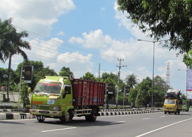 LEBARAN 2016 : Langgar Larangan Beroperasi, 10 Truk Pengangkut Galian C di Klaten Ditilang