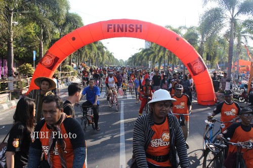 PESTA SEPEDA DJARUM 76 : Saat 2.000 Pesepeda Keliling Klaten Bersama-sama…