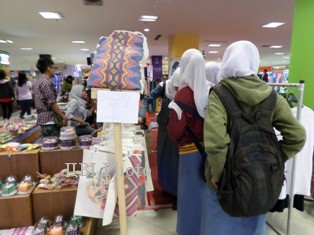 29 Stan Mahasiswa UNS, Ramaikan Pameran Kewirausahaan