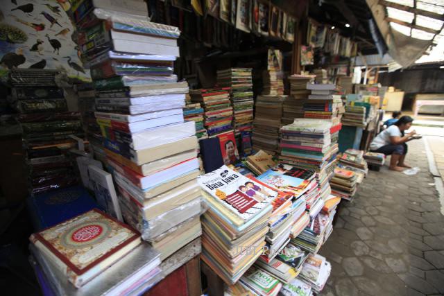 BUKU KONTROVERSIAL : Bicara Gamblang Hubungan Intim, “Saatnya Aku Belajar Pacaran” Diusut Polisi