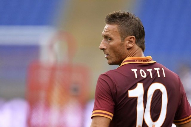Kostum nomor 10 hanya milik Totti. Jika Totti pensiun, nomor 10 dipensiun juga. Ist/sidomi.com