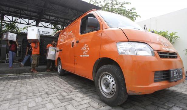 FOTO PEMILU 2014 : Diangkut Mobil Pos Indonesia