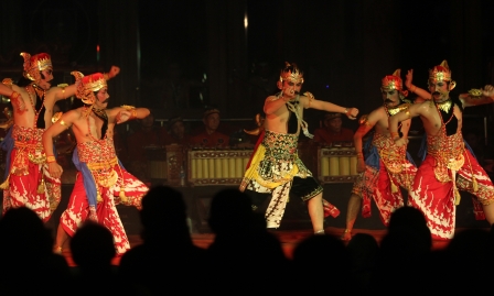 Pentas Wayang Orang Wayang Orang Pelataran Angkat Karut Marut Politik