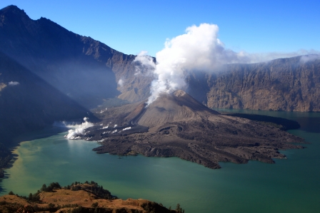 Pendaki Asal Bali Tewas Tenggelam di Segara Anak Gunung Rinjani