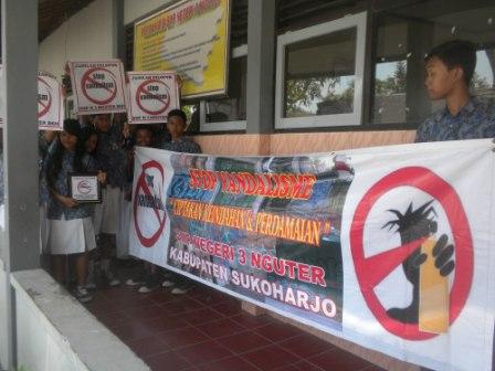 Siswa SMPN 3 Nguter Sukoharjo Dilarang Bawa Tipe-X