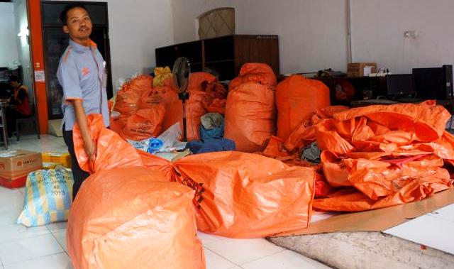JASA EKSPEDISI : PT Pos Indonesia Fokus Tingkatkan Pengiriman Barang