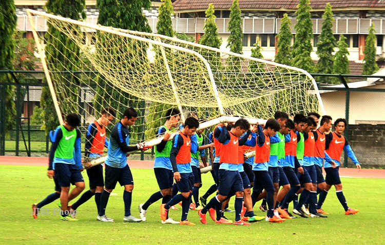TIMNAS U-23 : Peserta Seleksi Membludak, Aji Pecah Latihan Jadi Dua Sesi