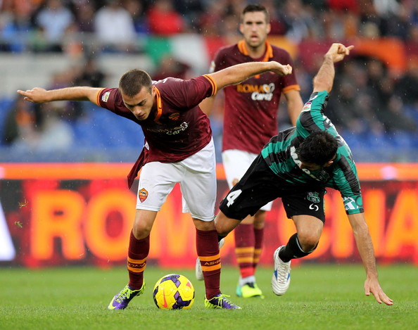 PREVIEW, PREDIKSI AS ROMA VS SASSUOLO : Ambisi Pangkas Jarak, Riskan Tersandung Neroverdi