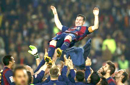 KLASEMEN SEMENTARA LA LIGA SPANYOL : Barcelona Dekati Real Madrid