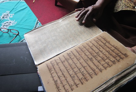 NASKAH KUNO INDONESIA : 10.300 Naskah Kuno Belum Diakui UNESCO
