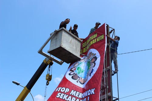 Diprotes Karena Dikepung Iklan Rokok, Begini Jawaban Bupati Karanganyar