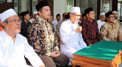 FOTO 100 TAHUN PESANTREN DENANYAR : Menteri Marwan Jafar ke Pesantren Denanyar