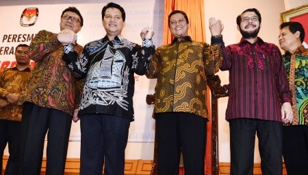 PILKADA SERENTAK : Data 3 Lembaga Berbeda, Pilkada 2015 Terancam Semrawut!