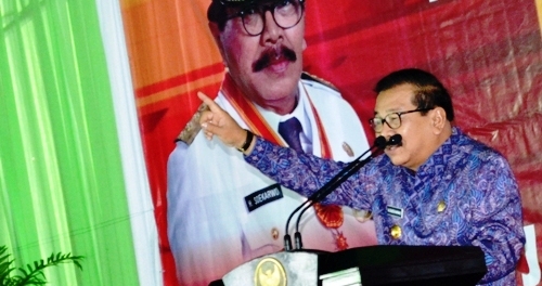 CUKAI TEMBAKAU : Soekarwo Minta Kenaikan Cukai Tak Dipaksakan