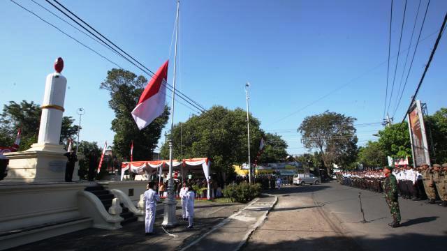FOTO HARI KEBANGKITAN NASIONAL : Tugu Lilin Tonggak Kebangkitan Nasional
