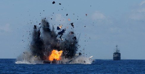 FOTO ILEGAL FISHING : Hari Kebangkitan Nasional, 19 Kapal Dibom