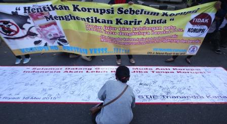 FOTO STIE TRIANANDRA Lawan Korupsi di CFD