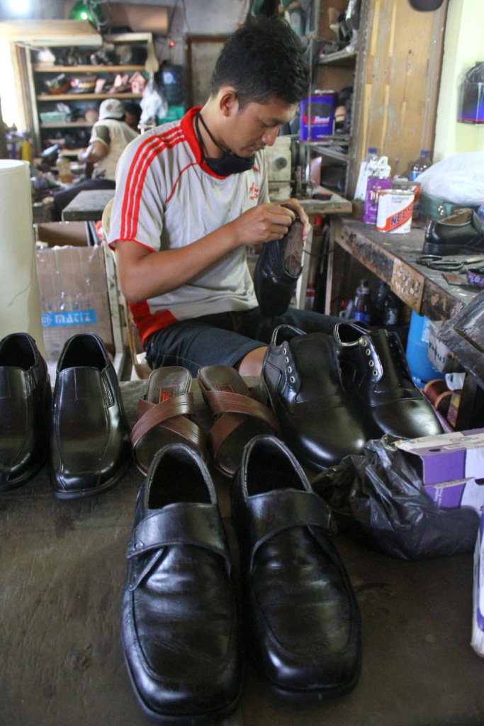 Ilustrasi Industri Sepatu di Jatim