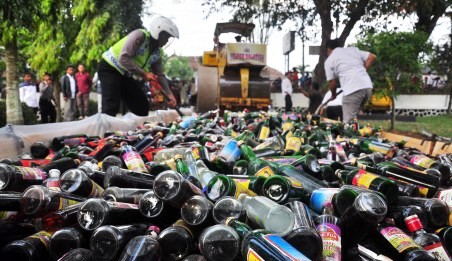 FOTO MIRAS SALATIGA : 3.500 Botol Miras Disita Polisi Salatiga