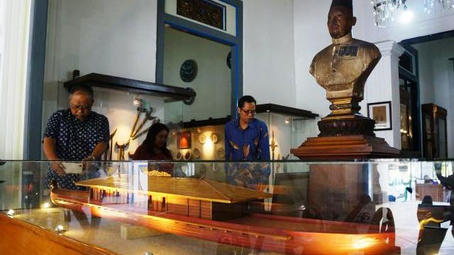 Penampakan 5 Barang Antik yang Paling Dicari Pengunjung di Museum Radya Pustaka
