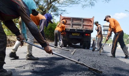 INFRASTRUKTUR KARANGANYAR : Duh, Anggaran Pemeliharaan Jalan di Karanganyar Tersedot untuk Honor THL