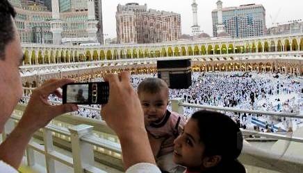 Ribuan Jemaah Umrah Indonesia Tertunda, Ternyata Ini Penyebabnya