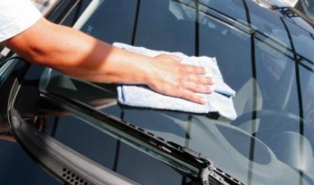Tips Agar Kaca Mobil Anda Tak Berjamur