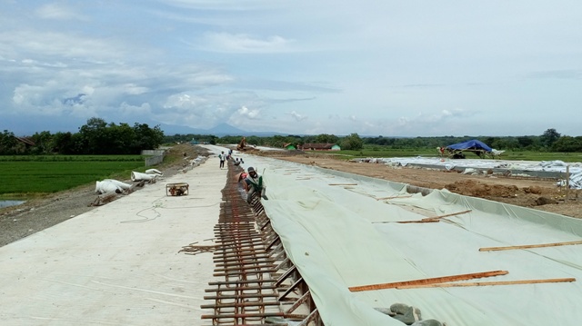 PROYEK TOL SOKER : Irigasi Rusak, Petani Ngemplak Mau Wadul ke Jokowi