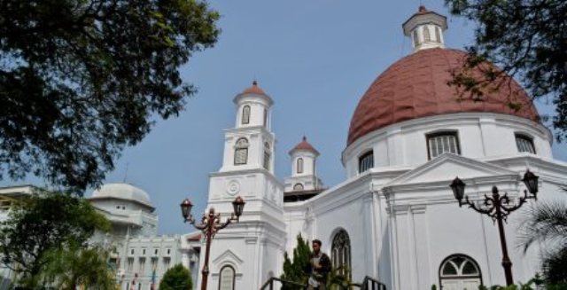 PENATAAN PKL SEMARANG : PKL Barang Antik Kota Lama Segera Direlokasi