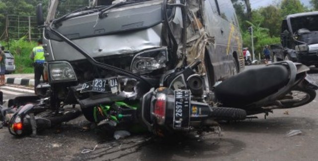KECELAKAAN KLATEN : Ambulans Lazismu Terlibat Kecelakaan saat Hendak Jemput Pasien
