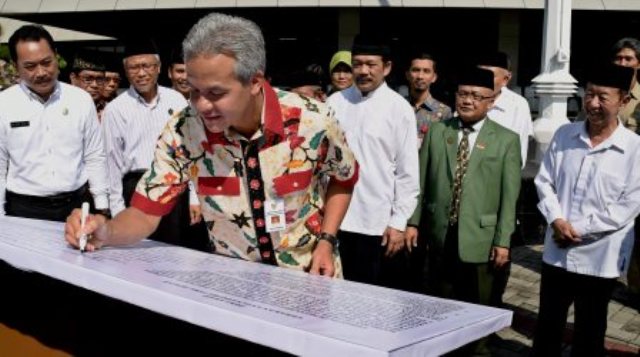 FOTO NARKOBA JATENG : Deklarasi Gerakan Antinarkoba Penuh Siswa