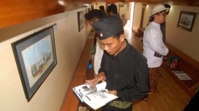 FOTO WISATA SEMARANG : Museum KA Kini Punya Kereta Pustaka