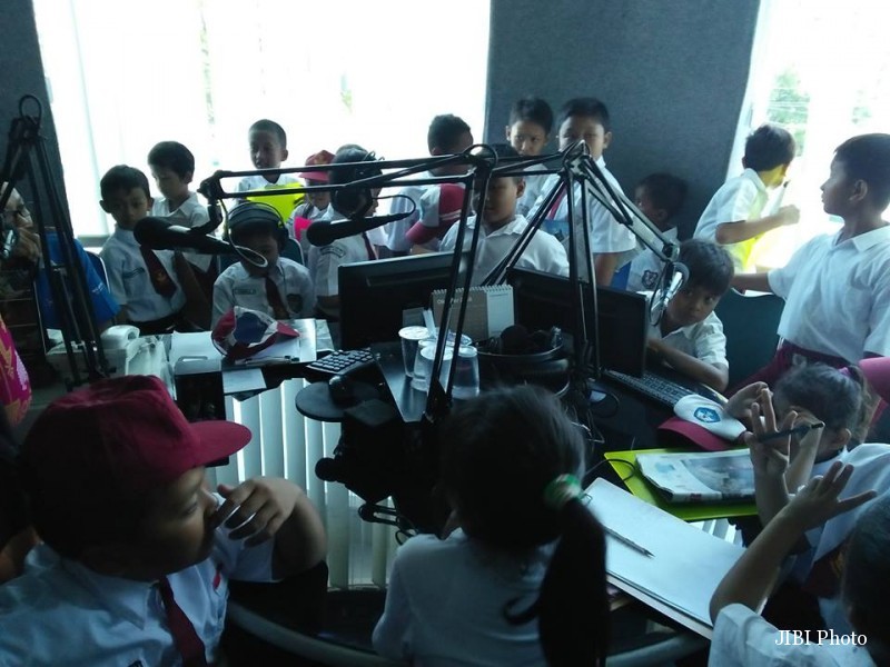 KUNJUNGAN MEDIA : SD Global Interstudy Banyuanyar Solo Outing Class ke Solopos