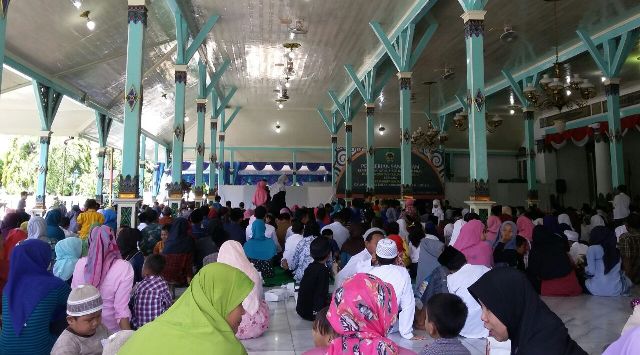TAHUN BARU ISLAM : Dapat Santunan Rp150.000, Anak Yatim Di Madiun Semringah