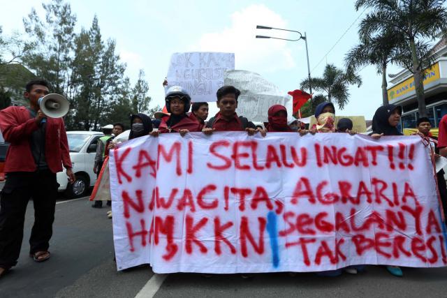Mahasiswa Solo Demo Evaluasi 2 Tahun Jokowi-JK