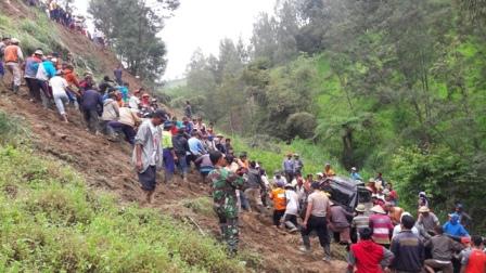 LONGSOR BOYOLALI : Pikap Terdorong ke Jurang Sedalam 50 Meter, 3 Penumpang Selamat