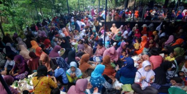 Foto Tradisi Sadranan Lestari di Semarang