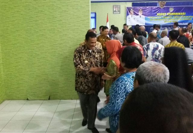 KORUPSI MADIUN : Istri dan Anak Wali Kota Madiun Shock