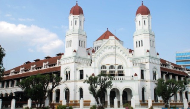 Lawang Sewu di seputaran Tugu Muda, Jl. Pemuda, Kecamatan Semarang Tengah, Kota Semarang, Jawa Tengah (Jateng). (kemdikbud.go.id)