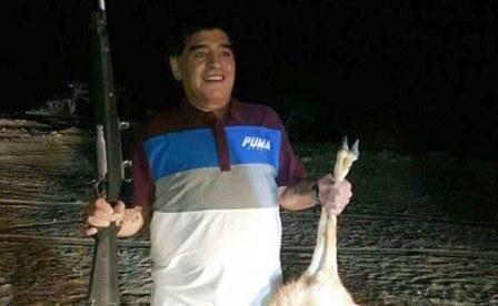 Foto Berburu Hewan Langka Beredar, Maradona Dikecam