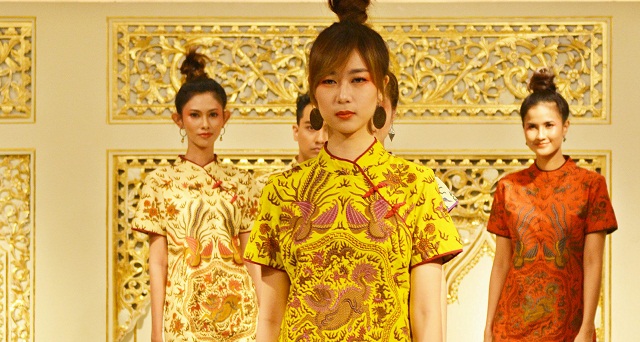 Foto Batik Danar Hadi Pamer di Semarang