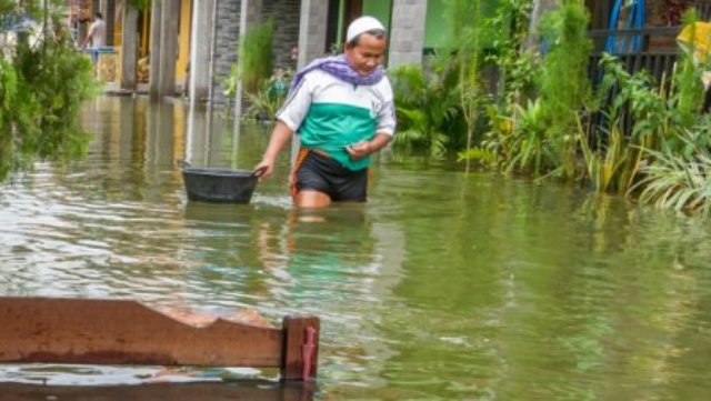 BMKG Peringatkan Seluruh Provinsi di Jawa Siaga Banjir Kecuali DIY!