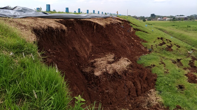 BENCANA KARANGANYAR : Tanggul Waduk Lalung Longsor, Air Merembes Keluar
