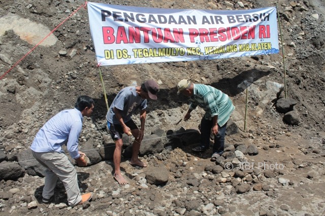 AIR BERSIH KLATEN : Warga Tegalmulyo Gali Mata Air di Kali Krasak