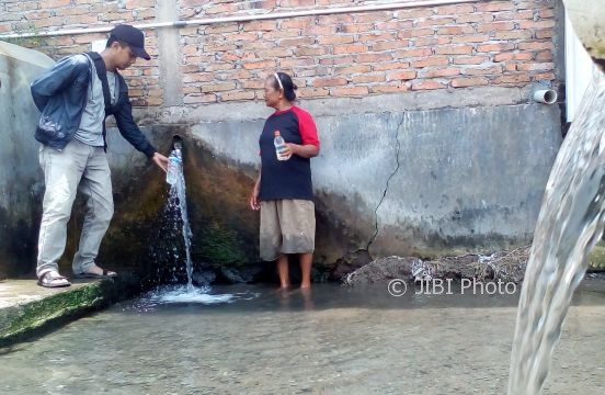 Kandungan Mineral Tinggi, Warga Klaten Minum Air “Sumur Tiban” Tanpa Dimasak