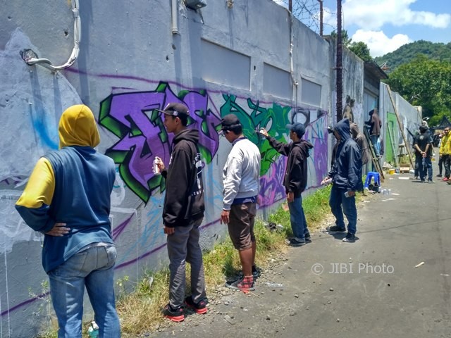 Wonogiri Street Art Ubah Citra Grafiti Lewat Write Together #3